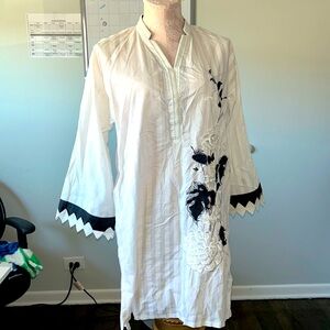 Sana safinaz kurti in size xs but fits a small. I am 34 c chest